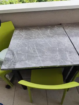 table de bistrot