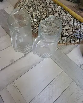 Deux carafes