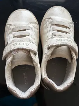 donne chausse Geox enfant taille 25