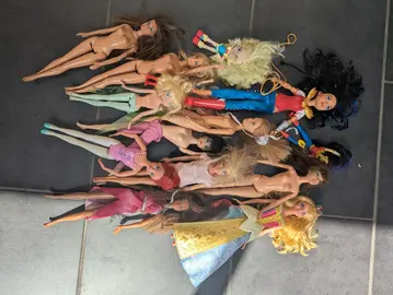lot de poupées