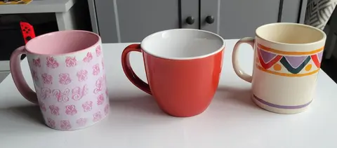 LOT mugs / tasses