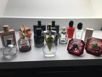 bouteilles de parfum