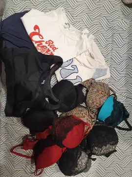 Lot soutien-gorge+ brassière + tee shirt taille S+ sarouel