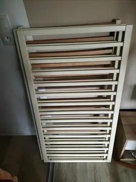 lit en bois bebe avec un tiroir en dessous