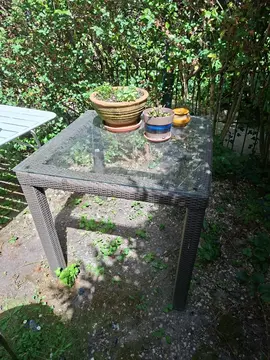 table extérieure en verre