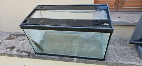 Aquarium 52x26x29 avec couvercle vitré