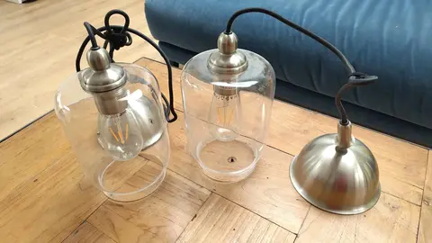 Deux plafonniers