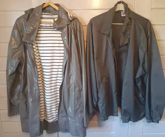 Lot de 13 vestes et manteaux
