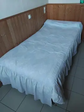 un lit de 90cm