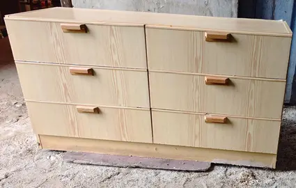 Meuble en mélaminé, long