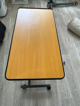 table à roulettes