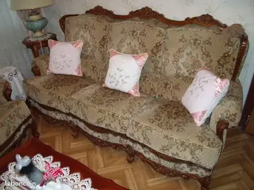 Canapé, fauteuil, table de salon en merisier