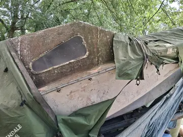 bateau avec remorque