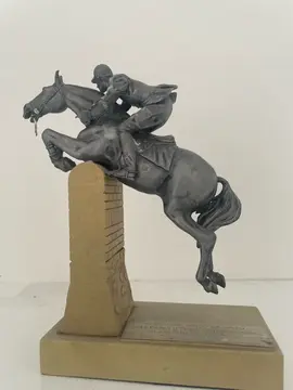 trophée cheval en plomb