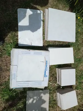 carrelage blanc et gris marbré