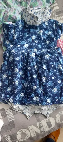 vêtements bébé fille 3 et 6 mois