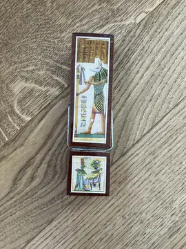 Pince en bois motifs égyptiens