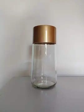 Bocal en verre avec couvercle plastique doré