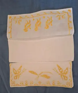 2 range-serviettes en coton brodées