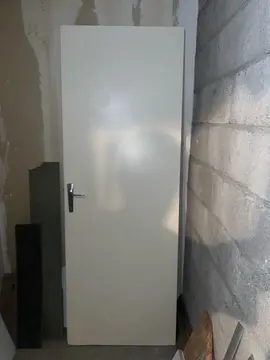 porte avec clanche