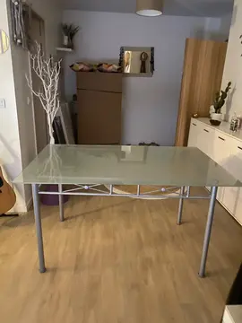 Table en verre