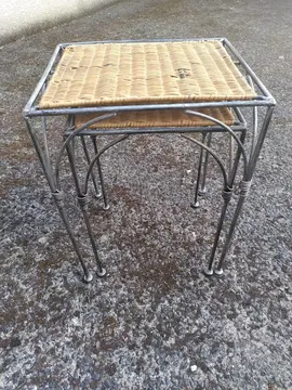 2 petites tables