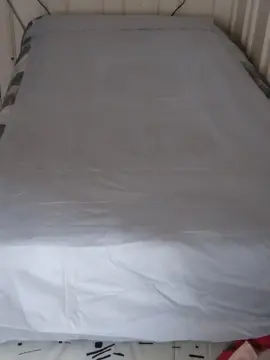 grande chute tissu bleu ciel fin