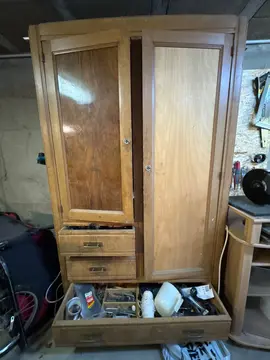armoire à étagères