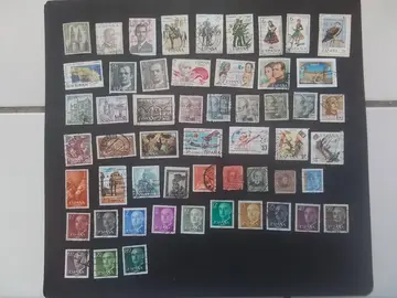 une cinquantaine de timbres d’Espagne