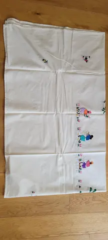 Nappe en coton brodée main avec 12 serviettes