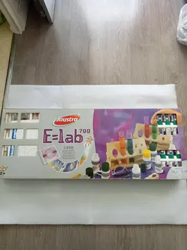 Jeu +12 ans "E=LAB700"
