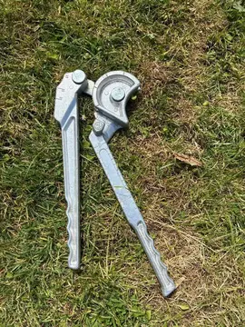 Pince à couder