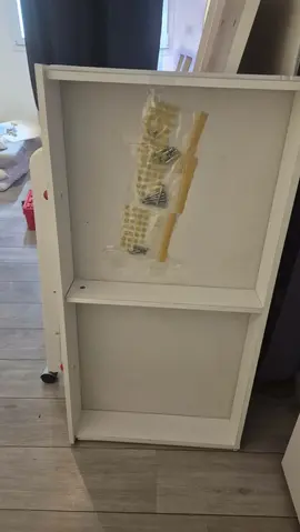 donne lits bébé BB dont un avec tiroir , doit partir au plus tard demain dimanche