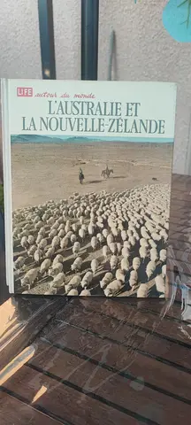 Encyclopédie LIFE Autour du monde .