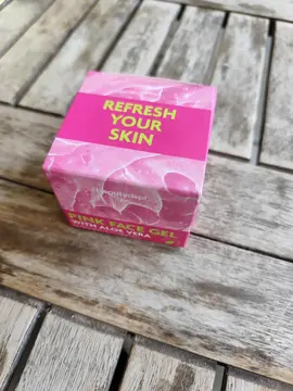 crème rafraîchissante et hydratante neuve
