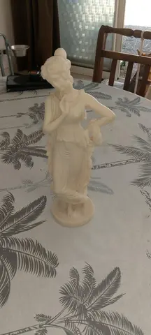 statuette