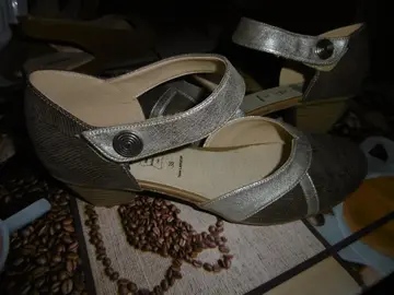 chaussures femmes 38, neuves