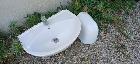 lavabo faïence blanche 65cm ×51 cm