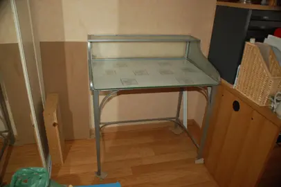 bureau ancien en acier