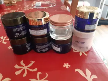 8 pots vides (crème visage)