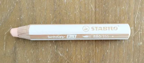 Crayon de couleur Stabilo Woody rose... pour la personne à qui j'ai donné les 9 autres !