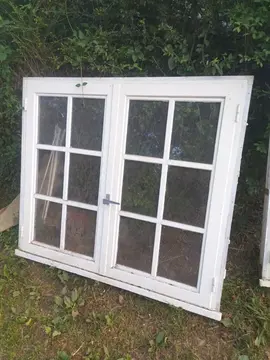 fenêtre en bois