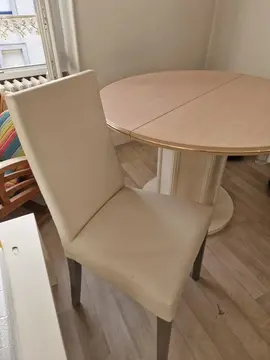 Table et 4 chaises