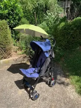 Poussette canne avec ombrelle