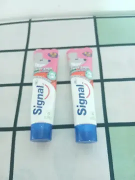 deux dentifrice enfants