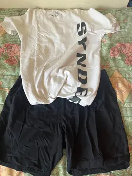 1 short 1 TS taille 40