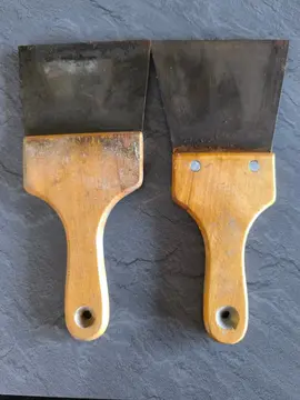 2 spatules couteaux à enduire ou de peintre