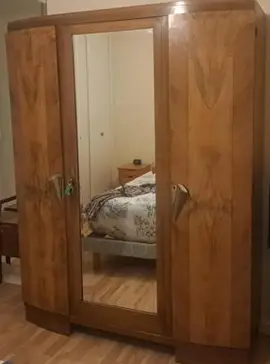 Armoire Bois trois porte