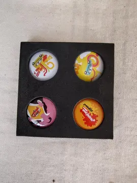 Lot de badges neufs