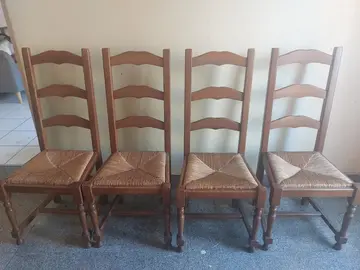 6 chaises en bois solides